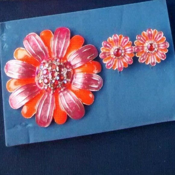 Avon Colorful Daisy Pin and Earring Giftset NWT - Picture 1 of 5